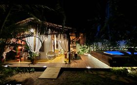 Mini Casa com Jacuzzi e Piscina